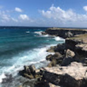 Meet your Posher, Chloe